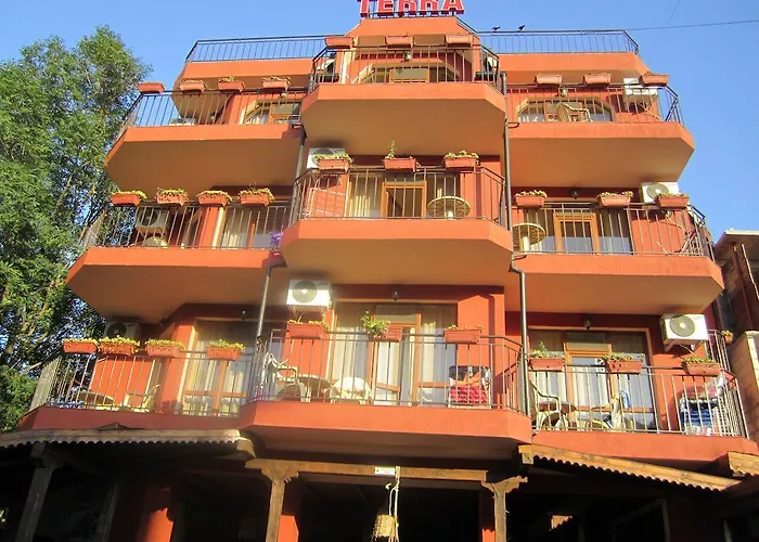 Pensión Terra 3*